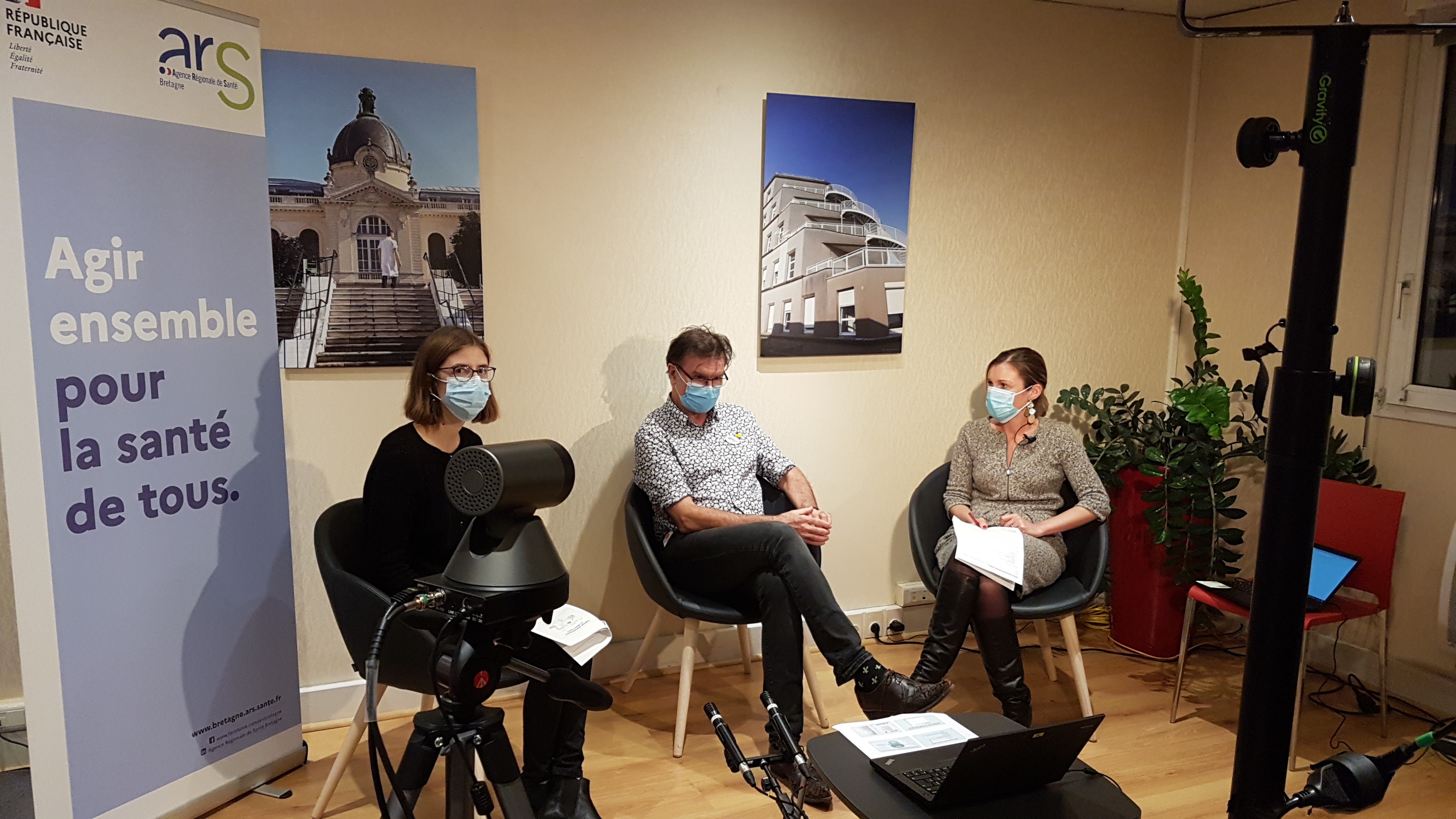 De gauche à droite : Dr Cédric Arvieux (CHU de Rennes), Dr Mélanie Cogné (CHU de Rennes) et Anne-Briac Bili, directrice de cabinet (ARS Bretagne)